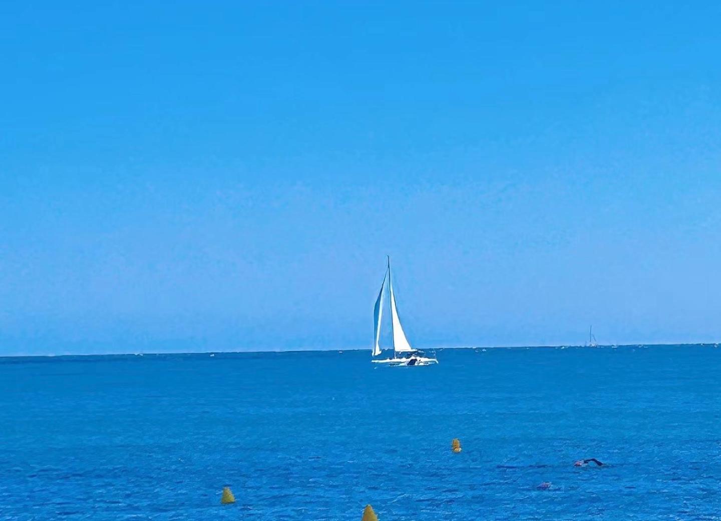 Apartamentos Playa Badalona Eksteriør billede